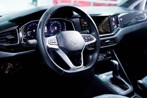 VOLKSWAGEN NIVUS 1.0 200 TSI TOTAL FLEX HIGHLINE AUTOMÁTICO